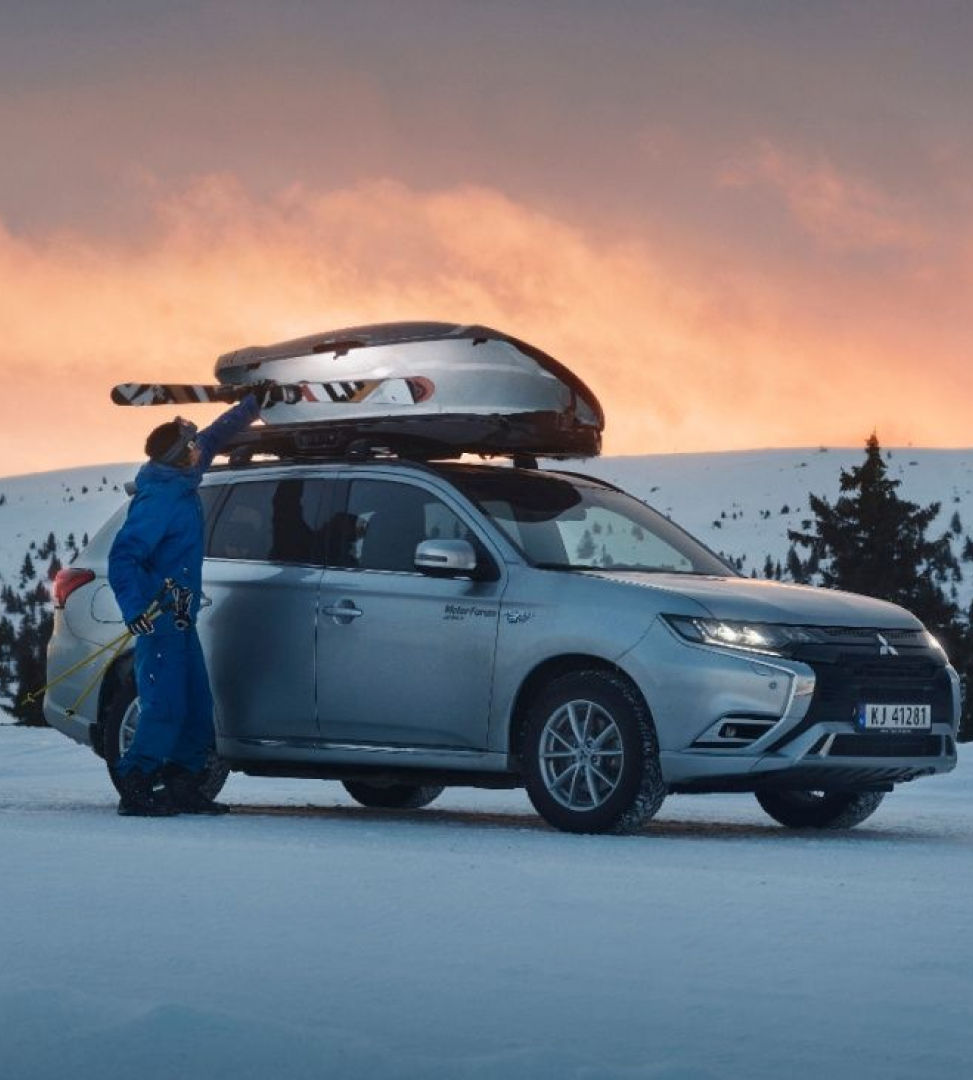 Mitsubishi mit Dachbox mieten bei Dachboxit